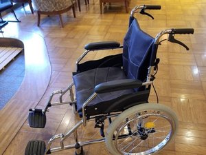 【バリアフリー対応】足が不自由な方には車いすの貸出もあります