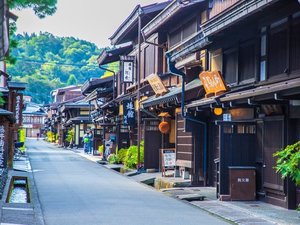 【当館から徒歩8分】伝統的な町家が並ぶ、風情ある飛騨の小京都を散策「古い町並み(さんまち通り)」