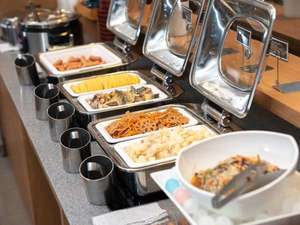 朝食時間(月〜土)6:30〜9:00(日・祝) 6:30〜9:00 和洋ビュッフェ形式です