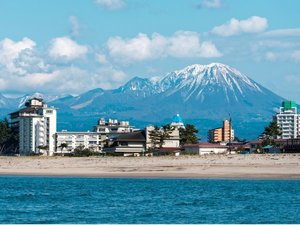 【当館から車で約15分】美しい弓ヶ浜に面した、山陰を代表する温泉地「皆生温泉」
