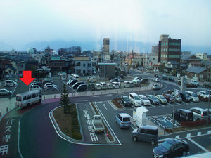 JR松本駅ロータリー。送迎バスにてお待ちしております。