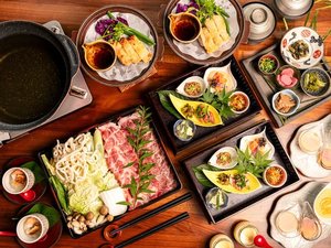 【ご夕食】山梨の食材や素材を使った花水晶膳をご用意しております。(一例)