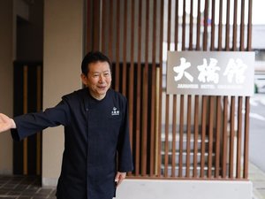 スタッフが笑顔でお出迎え