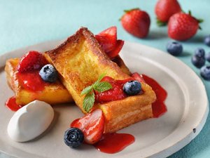朝食には、出来立てのフレンチトーストもご用意。心地よい朝にぴったりの一品です。