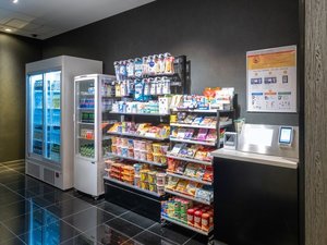 ■無人型ミニコンビニ『スマートマルシェ』(24時間営業)を完備。※キャッシュレス専用