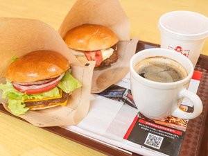 ウェンディーズは、お部屋に設置してあるQRコードからの注文で、ルームサービスとしてご利用できます!!