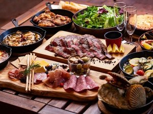 【食事一例】香ばしく焼き上げたステーキ、至高の美味しさ