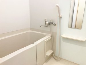 【101】一般的な家庭用サイズで、お子様とも無理なく入浴が可能です。
