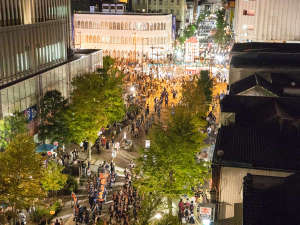 【長野びんずる】毎年8月の第1週に開催。「踊り連」が練り歩く迫力の夏祭り☆