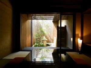 【京都駅の一戸建て貸切り京町家の宿】鈴 プレミアム 八重