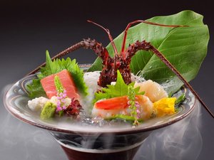 活きのいい伊勢海老はお造りで召し上がれ(一例)