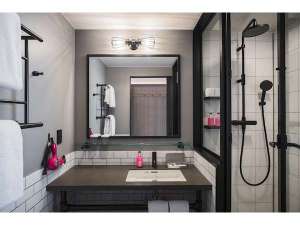 �o�X�^�u�Ȃ��̃X�^�C���b�V���Ȑ��܂��B���{�ł͂Ȃ��Ȃ��Ȃ����C���V�����[�œ~�ł�����������