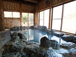 里山で過ごすひととき　湯の澤鉱泉の施設写真1