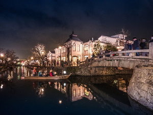 「倉敷美観地区夜間景観照明」は雅びな感性で彩る特別な夜の演出が楽しめます。写真提供:岡山県観光連盟