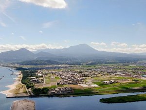 ★名峰大山と日本海
