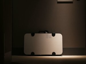 各階ベンダー(20号室前)貸出備品:ズボンプレッサー