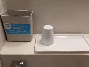 「Toyoko Inn Blue Rebornプロジェクト」歯ブラシとコームの回収ボックス