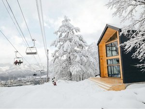 THE ONE THIRD HAKUBA�̎{�ݎʐ^1