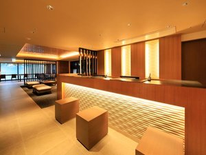 �t�����g�E���r�[