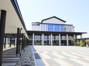 山形県総合文化芸術館徒歩0分
