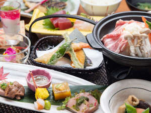 *【ご夕食】先付や揚物、煮物などは季節に合わせて変更されるのでお食事でも四季を感じることができます。