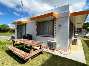 ����u�e���X�̎{�ݎʐ^1