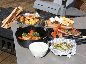 #夕食 みんなで楽しくBBQ!地元食材をふんだんに使用しております。