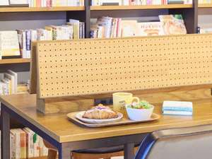 朝食レイアウト一例 〜カフェで本を眺めながら〜 ※イメージ