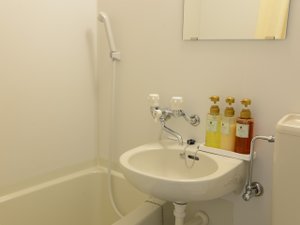 ���j�b�g�o�X���ł��B�R���p�N�g�Ŗ��邭�������̂���o�X���[���ł��B