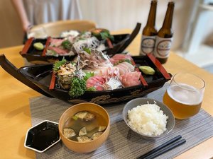 舟盛単品(ご飯2合・お味噌汁付)ビールはイメージです。
