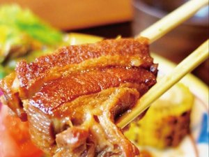 自慢の茨城県産ローズポーク角煮、、、ほろほろうまうまです