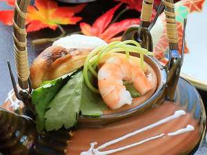 賀茂川荘は「旬を味わう」を大切に、季節の恵みをお届けします。