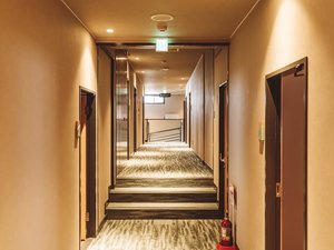 【ホテルの廊下】