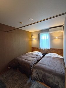 2025�N���j���[�A���E�c�C�����[���A