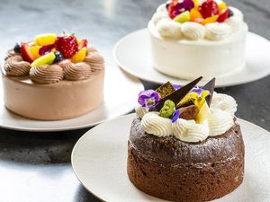 プランの方は奥より時計回りで、生クリーム、ガトーショコラ、生チョコよりお選び下さい。別注も可能です。
