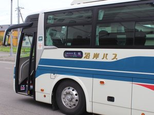 札幌〜羽幌迄沿岸バス『特急はぼろ号』が運航。ホテル前で乗降できます。