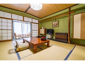伝統と静寂が調和する和室で、癒しのひとときを。