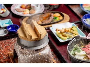 目の前で約30分かけて炊く釜飯が、特別な時間を演出します