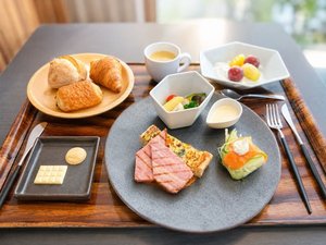 【選べる朝食】キッシュ&サーモン(洋食B)