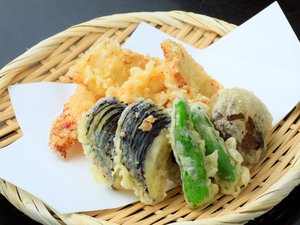 【お食事】季節の揚げたて天ぷら ※一例