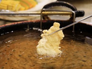 【お食事】ライブキッチンでは揚げたての天ぷらをご用意 ※一例