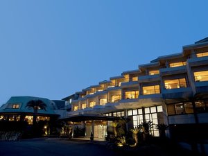 ホテル外観:夜間