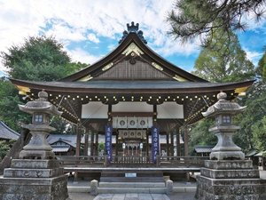 �y���ق���ԂŖ�4���z���ؐ_��