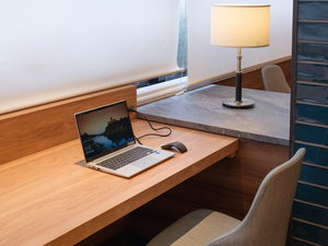 �y1�KLounge�u��Ao�v�z�d���R���Z���g�EWi-Fi�����B���[�N�X�y�[�X�Ƃ��Ă������p���������܂��B