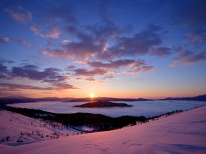 美幌峠から見る冬の屈斜路湖はとても壮大な景色です