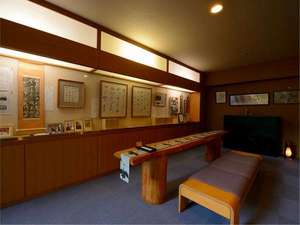 茂吉と若松屋当主との家系図、蔵王温泉の歴史資料などを展示。