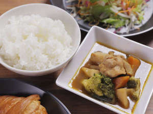 おかずは日替わり!和食派の方にも洋食派の方にもご満足いただける、豊富なラインナップです♪
