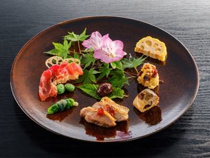 夕食イメージ※メニュー内容は季節や仕入れ状況により変更する場合がございます。