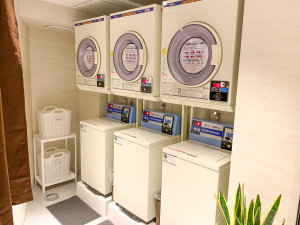 ◆ランドリーコーナー◆洗濯機1回¥300 乾燥機30分¥100 2Fにございます。