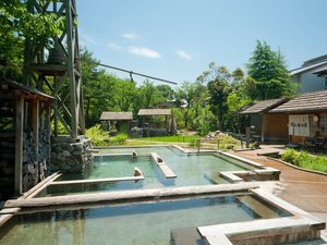【混浴大露天風呂】田んぼの湯。湯あみ着着用で入る混浴大露天は女性でも安心です。